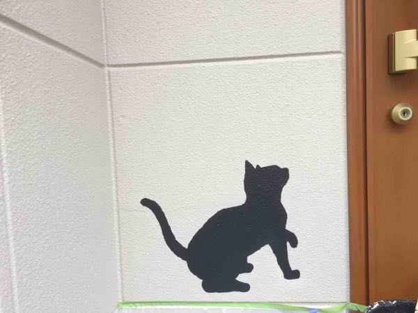 外壁に絵　イラスト　猫の絵