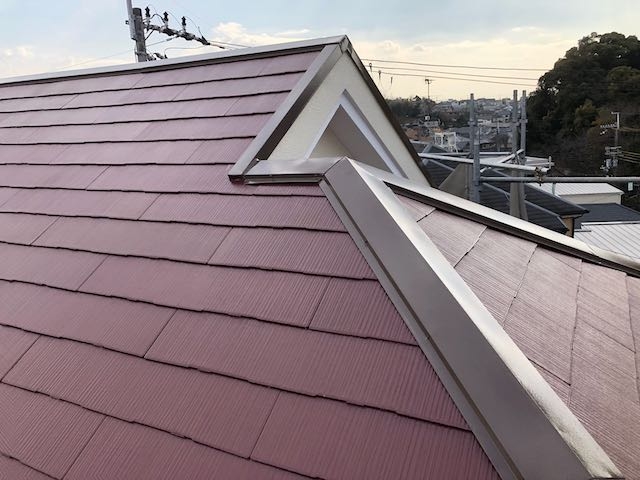 屋根の塗装や外壁塗装の下塗りと上塗り塗装
